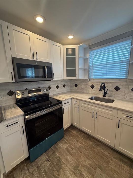 For Rent: $2,300 (2 beds, 1 baths, 600 Square Feet)