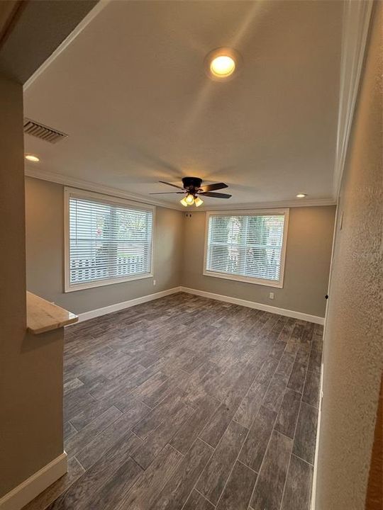 For Rent: $2,300 (2 beds, 1 baths, 600 Square Feet)
