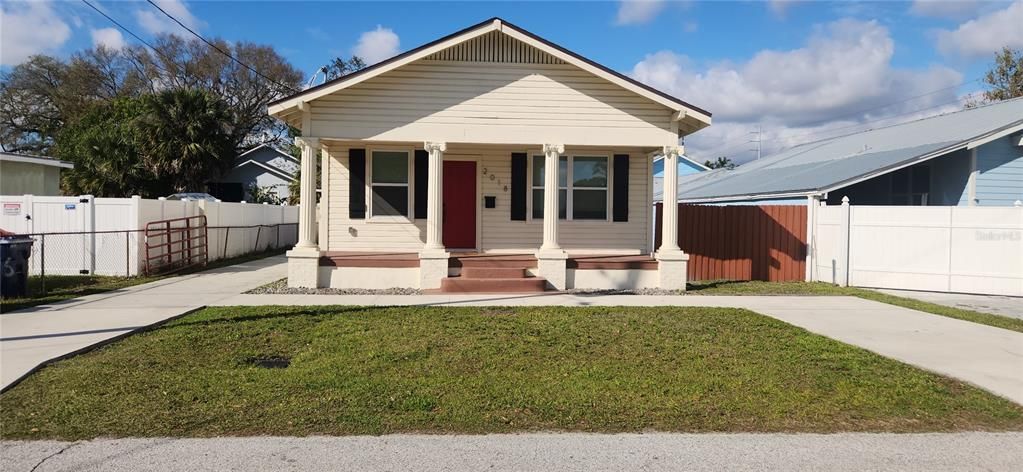 Recently Rented: $2,150 (2 beds, 1 baths, 1110 Square Feet)