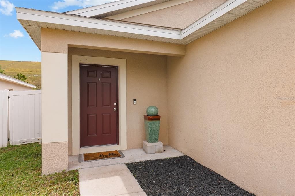 合同活跃: $268,000 (3 贝兹, 2 浴室, 1321 平方英尺)