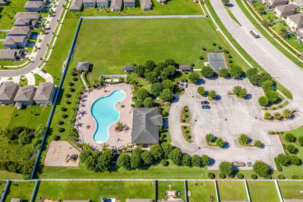 合同活跃: $268,000 (3 贝兹, 2 浴室, 1321 平方英尺)