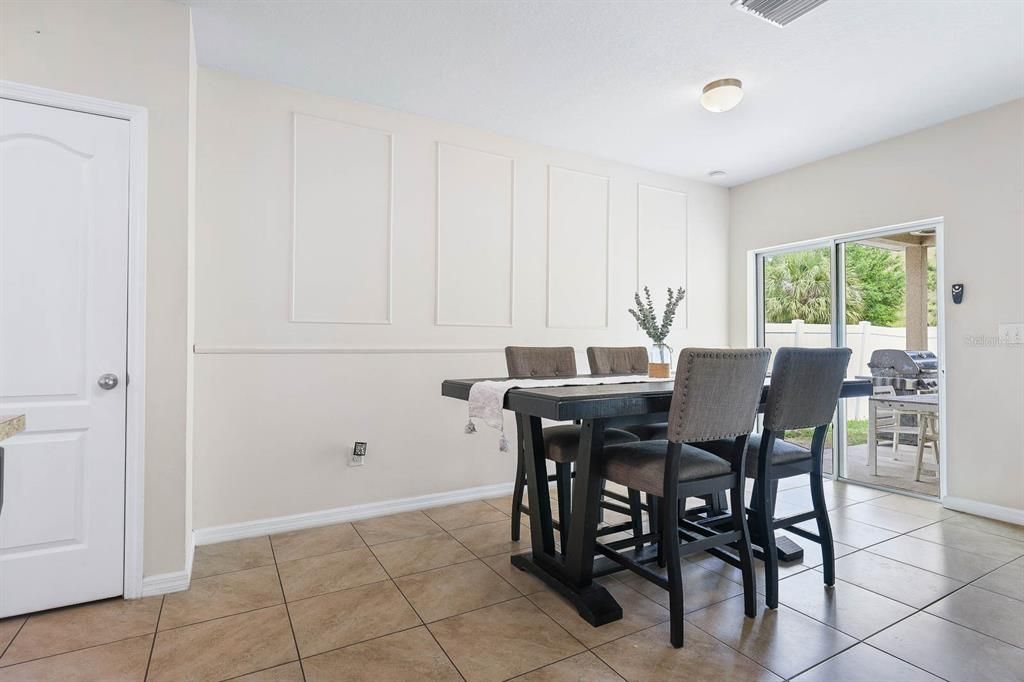 合同活跃: $268,000 (3 贝兹, 2 浴室, 1321 平方英尺)