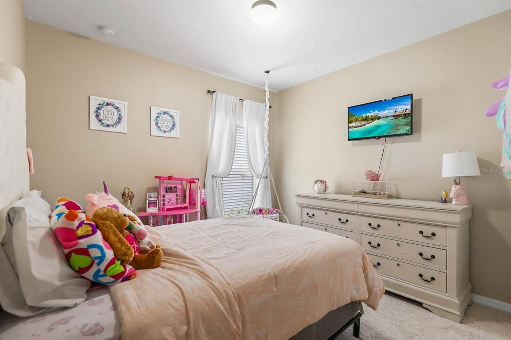 合同活跃: $268,000 (3 贝兹, 2 浴室, 1321 平方英尺)