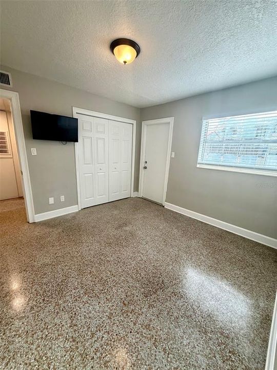 В аренду: $2,300 (2 спален, 1 ванн, 600 Квадратных фут)