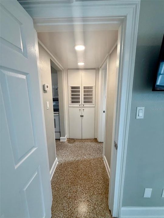 В аренду: $2,300 (2 спален, 1 ванн, 600 Квадратных фут)