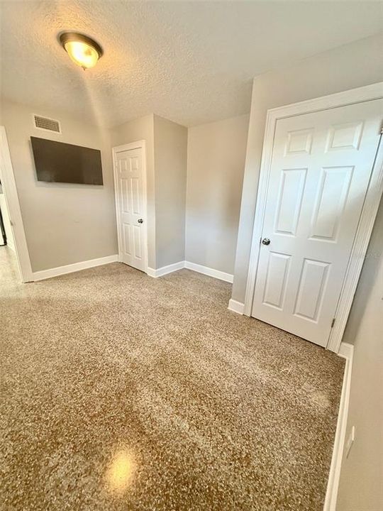 В аренду: $2,300 (2 спален, 1 ванн, 600 Квадратных фут)