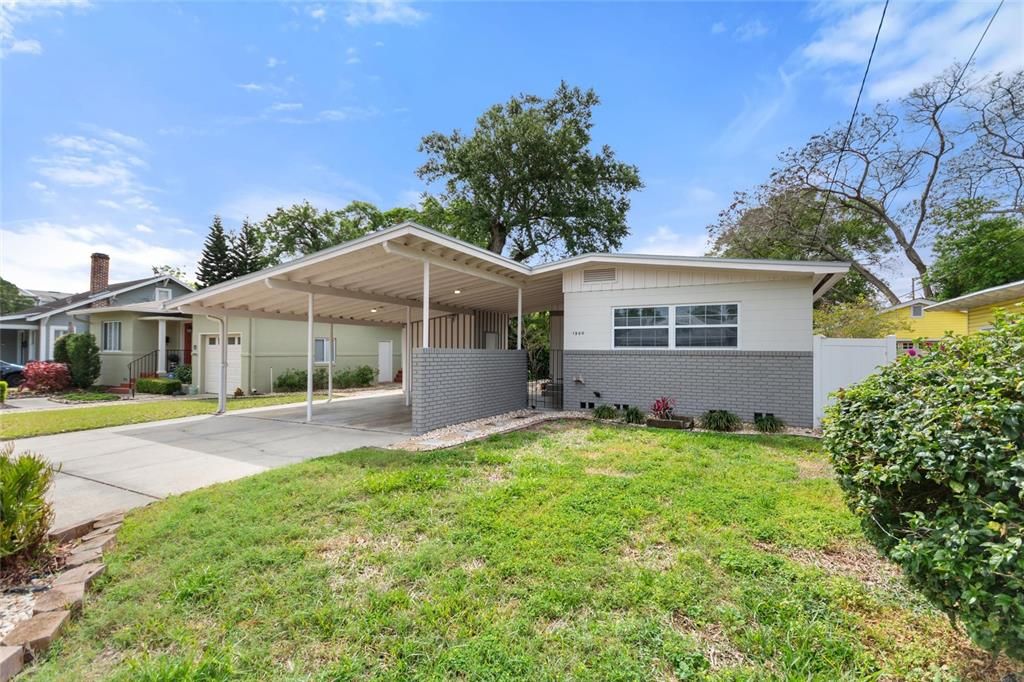 For Sale: $549,000 (2 beds, 2 baths, 1429 Square Feet)