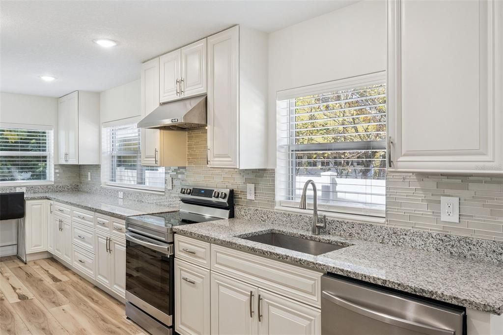 For Sale: $549,000 (2 beds, 2 baths, 1429 Square Feet)