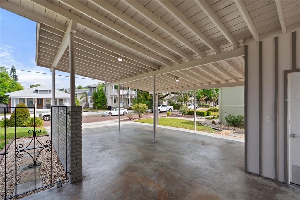 For Sale: $549,000 (2 beds, 2 baths, 1429 Square Feet)