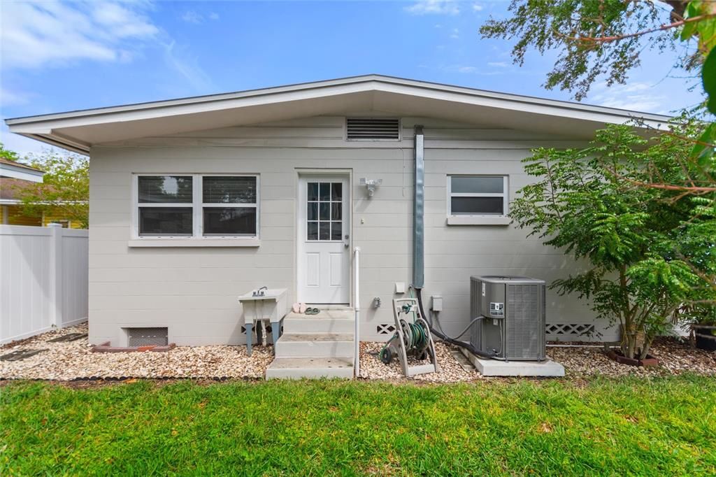 For Sale: $549,000 (2 beds, 2 baths, 1429 Square Feet)