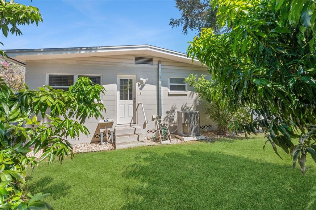 For Sale: $549,000 (2 beds, 2 baths, 1429 Square Feet)