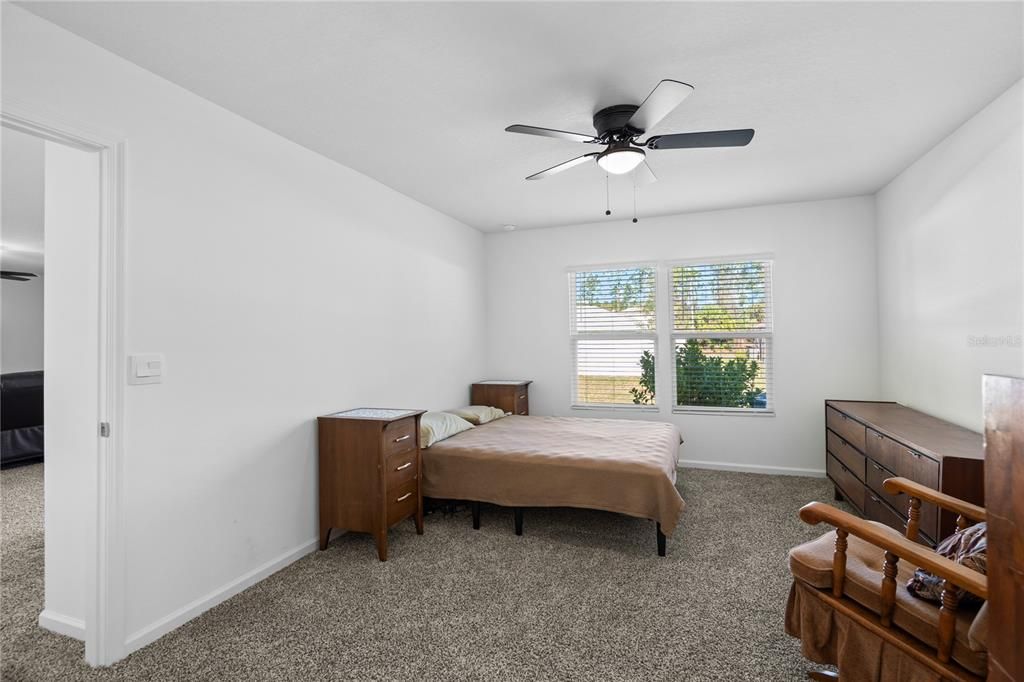 En Venta: $327,500 (4 camas, 2 baños, 1865 Pies cuadrados)