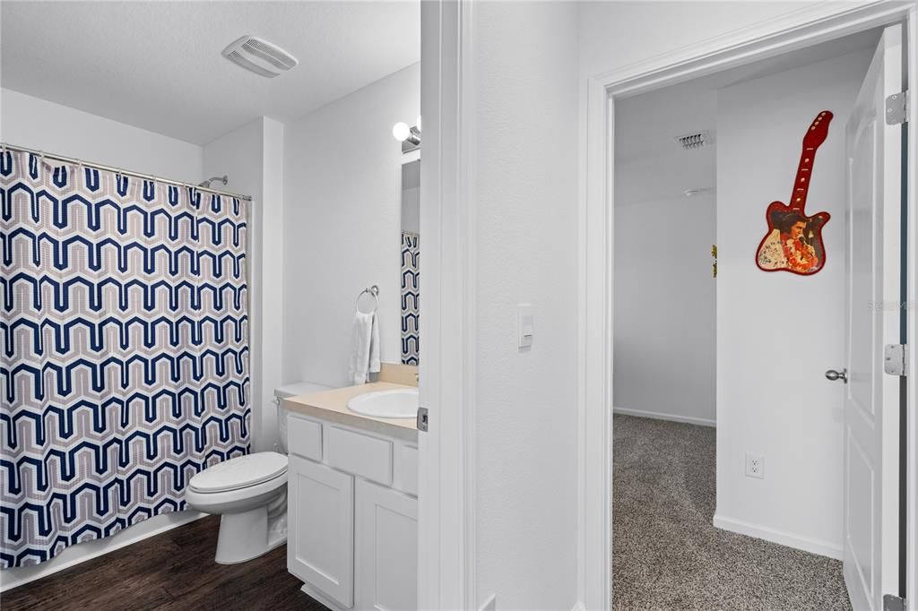 En Venta: $327,500 (4 camas, 2 baños, 1865 Pies cuadrados)