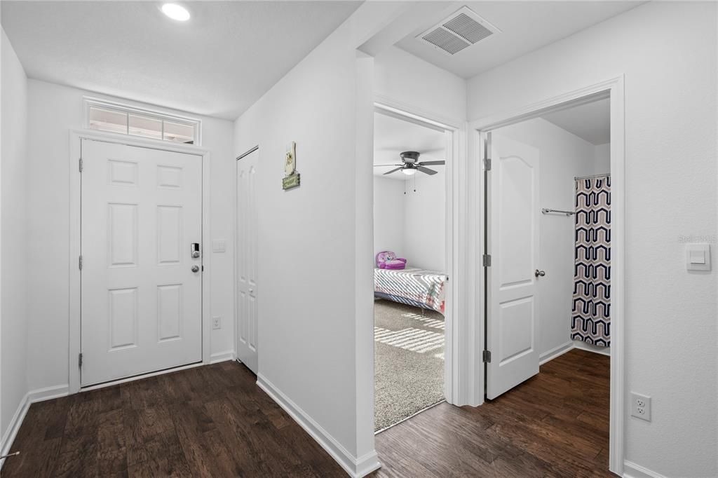 En Venta: $327,500 (4 camas, 2 baños, 1865 Pies cuadrados)