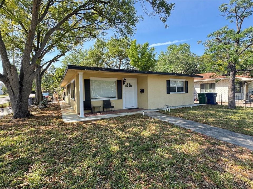 Recientemente alquilado: $3,190 (3 camas, 2 baños, 1756 Pies cuadrados)