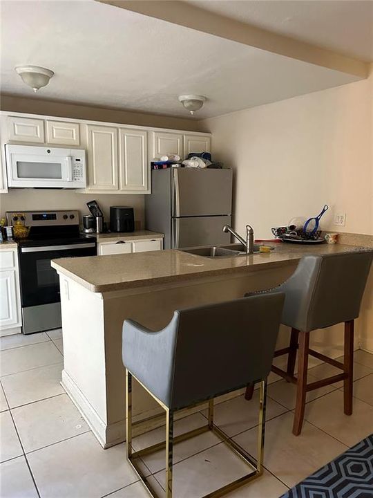 Activo con contrato: $210,000 (2 camas, 2 baños, 1285 Pies cuadrados)