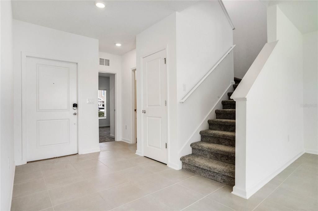For Sale: $305,000 (4 beds, 3 baths, 2081 Square Feet)