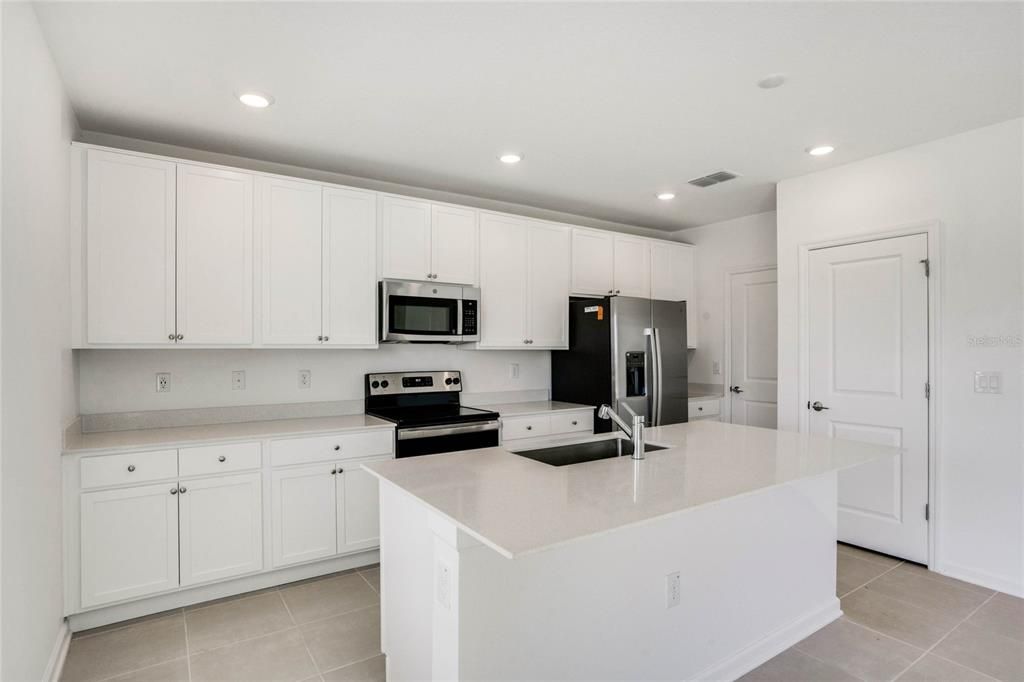 For Sale: $305,000 (4 beds, 3 baths, 2081 Square Feet)