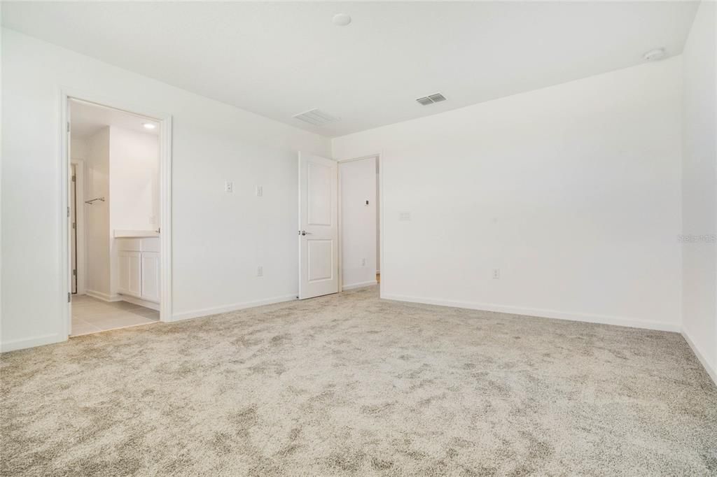 For Sale: $305,000 (4 beds, 3 baths, 2081 Square Feet)