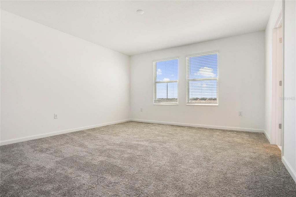 For Sale: $305,000 (4 beds, 3 baths, 2081 Square Feet)