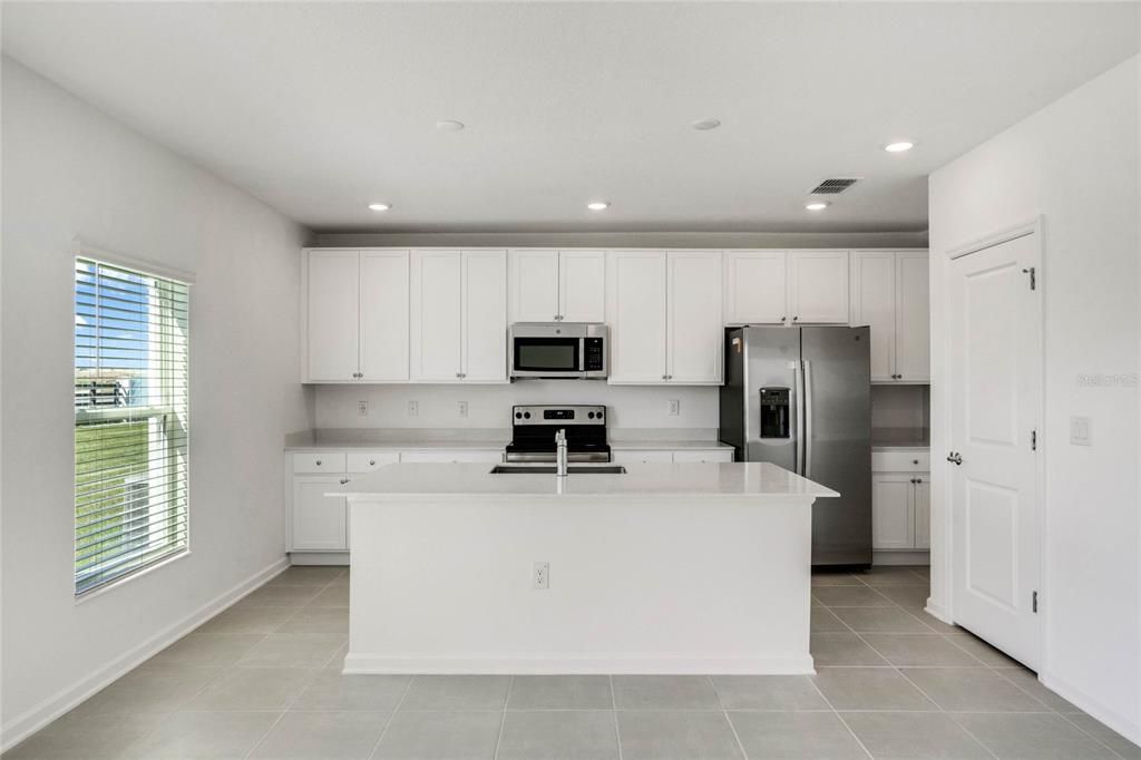 For Sale: $305,000 (4 beds, 3 baths, 2081 Square Feet)