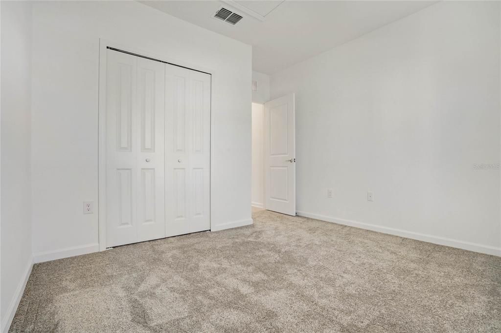 For Sale: $305,000 (4 beds, 3 baths, 2081 Square Feet)