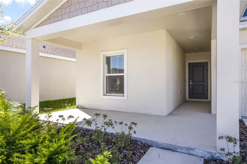 For Sale: $305,000 (4 beds, 3 baths, 2081 Square Feet)