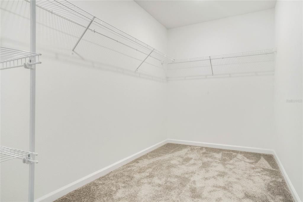 For Sale: $305,000 (4 beds, 3 baths, 2081 Square Feet)