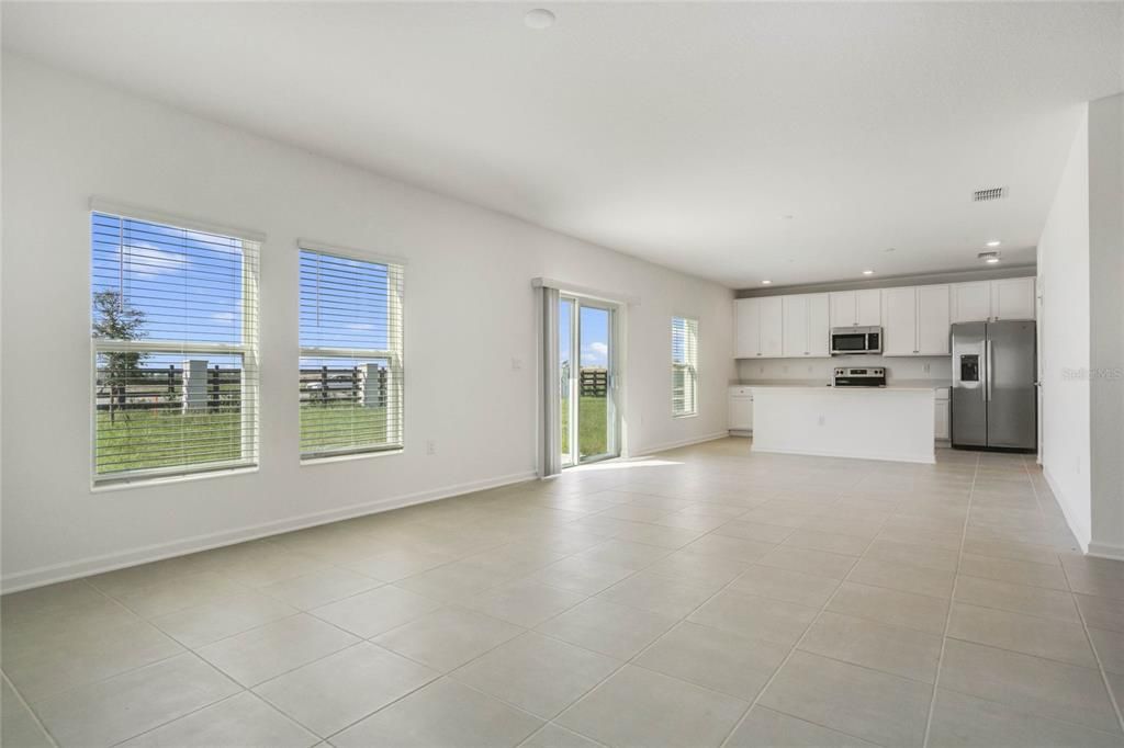 For Sale: $305,000 (4 beds, 3 baths, 2081 Square Feet)