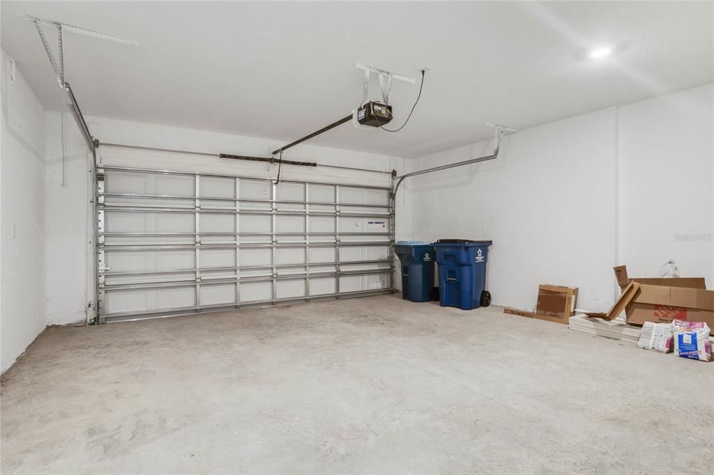 For Sale: $305,000 (4 beds, 3 baths, 2081 Square Feet)