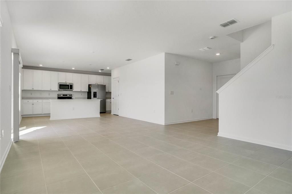 For Sale: $305,000 (4 beds, 3 baths, 2081 Square Feet)