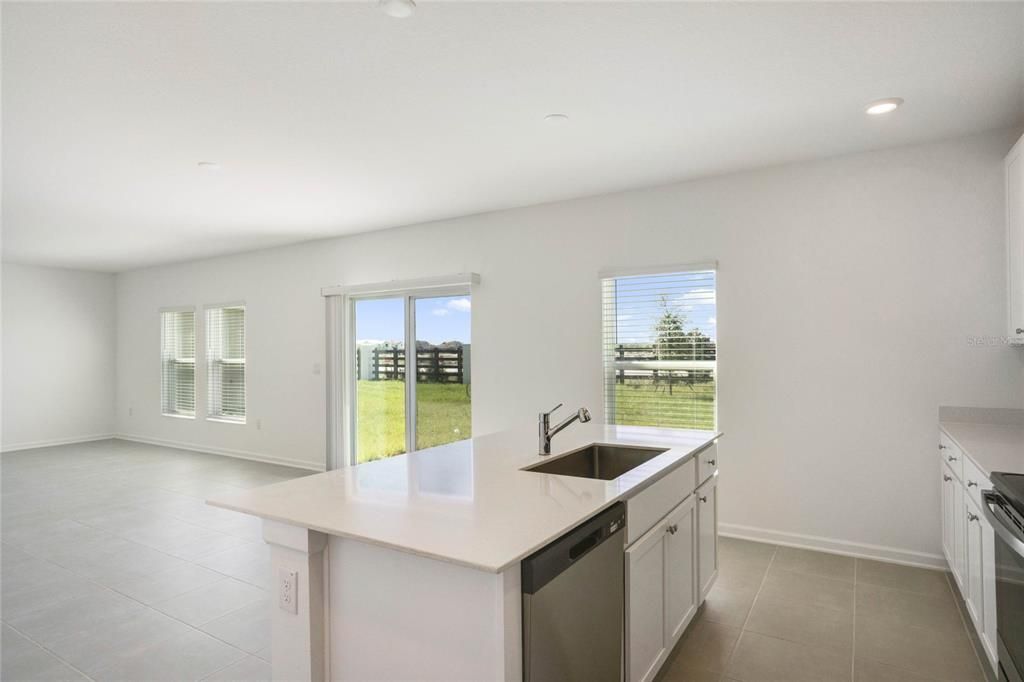 For Sale: $305,000 (4 beds, 3 baths, 2081 Square Feet)