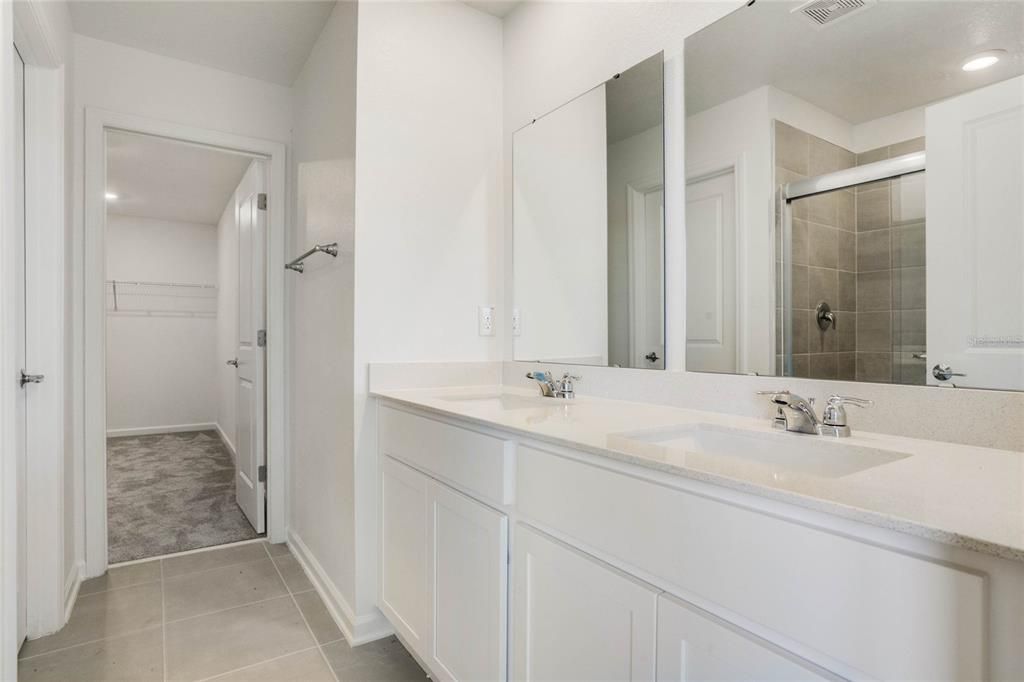 For Sale: $305,000 (4 beds, 3 baths, 2081 Square Feet)
