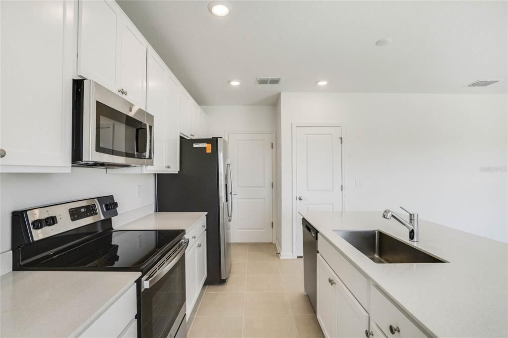 For Sale: $305,000 (4 beds, 3 baths, 2081 Square Feet)