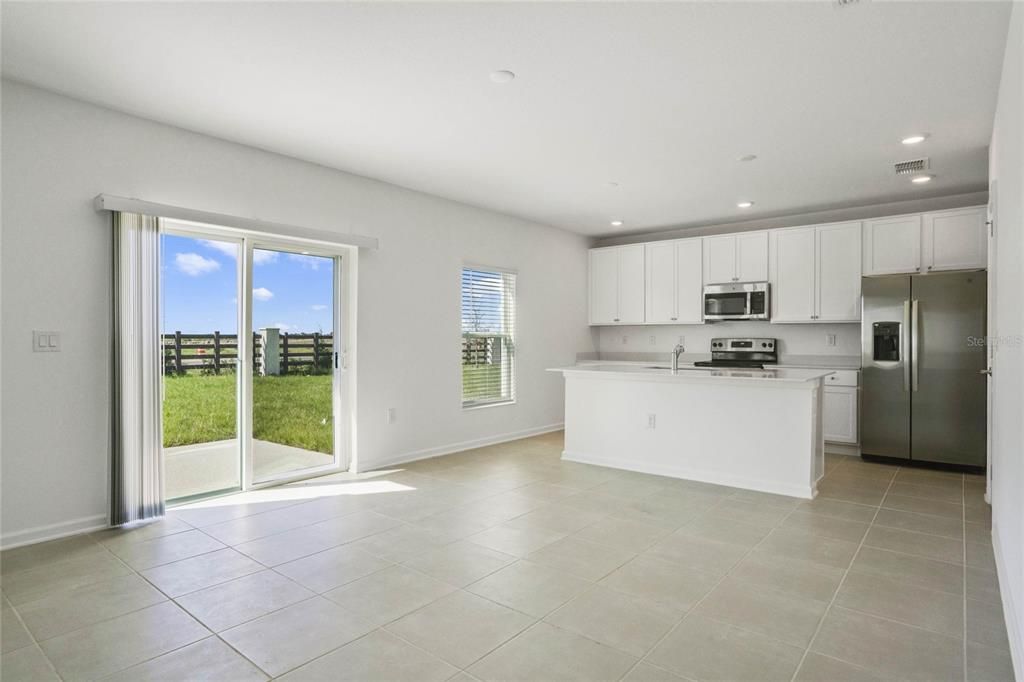 For Sale: $305,000 (4 beds, 3 baths, 2081 Square Feet)