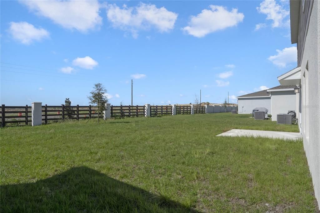 For Sale: $305,000 (4 beds, 3 baths, 2081 Square Feet)