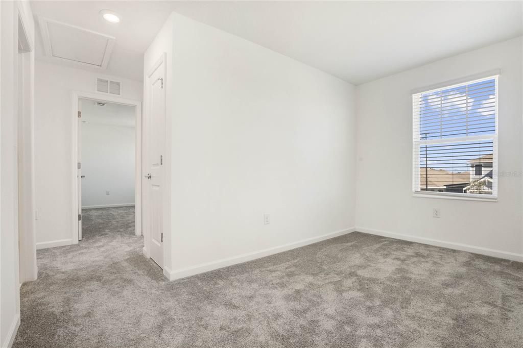 For Sale: $305,000 (4 beds, 3 baths, 2081 Square Feet)
