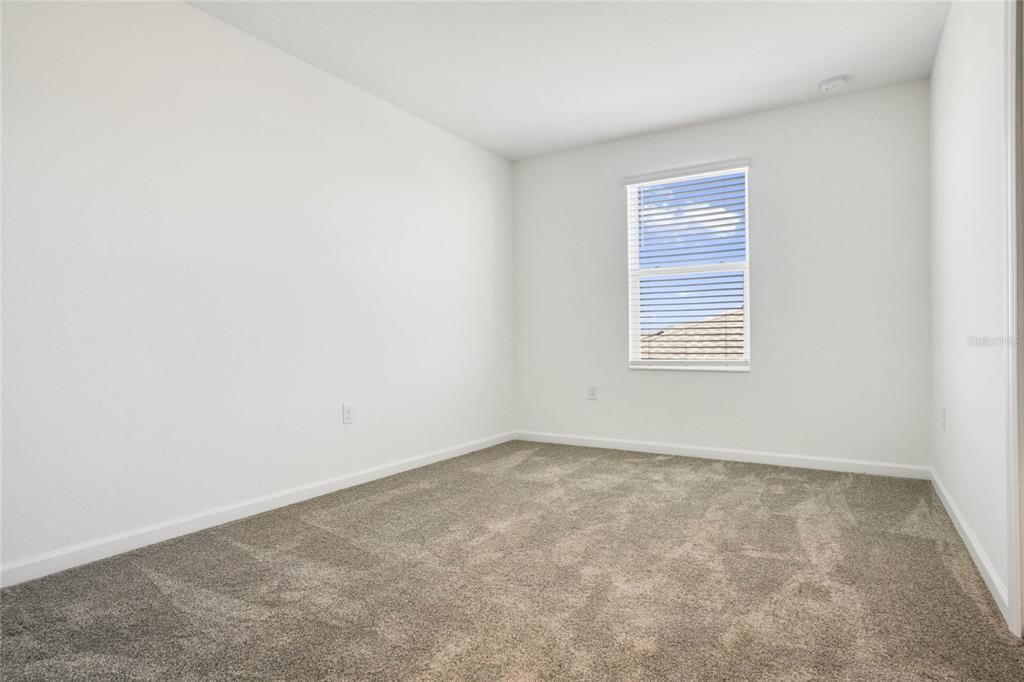 For Sale: $305,000 (4 beds, 3 baths, 2081 Square Feet)