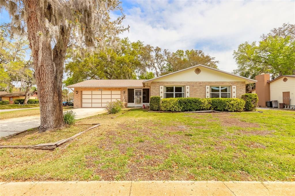 Recently Sold: $275,000 (3 beds, 2 baths, 1453 Square Feet)