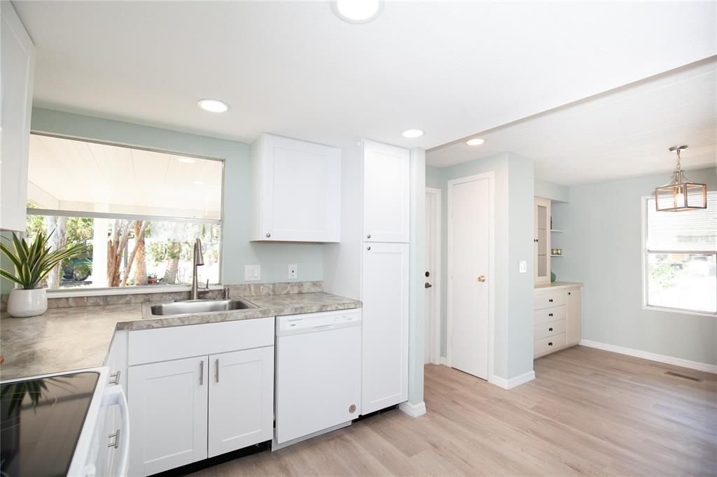 En Venta: $167,900 (2 camas, 2 baños, 1332 Pies cuadrados)