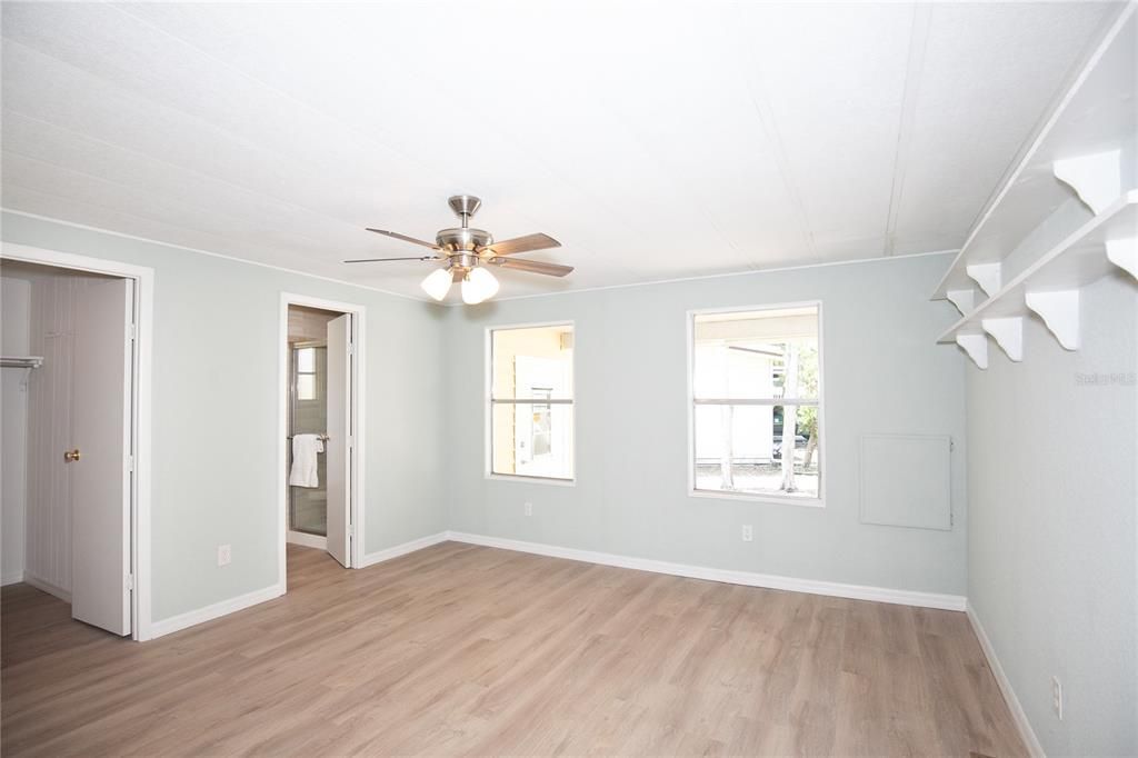 En Venta: $167,900 (2 camas, 2 baños, 1332 Pies cuadrados)