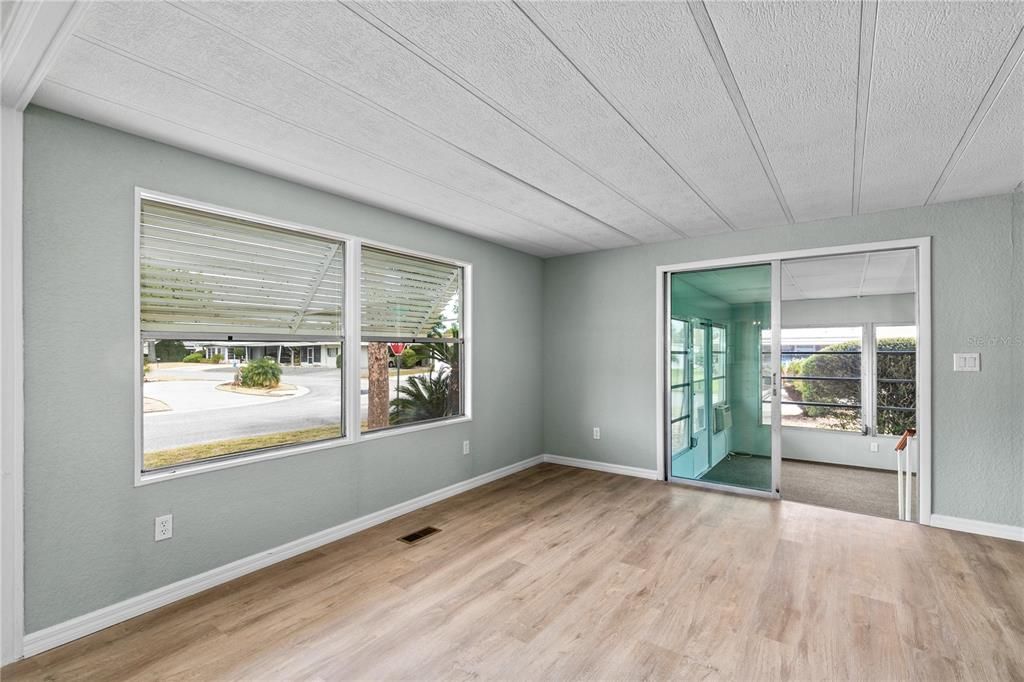 En Venta: $167,900 (2 camas, 2 baños, 1332 Pies cuadrados)