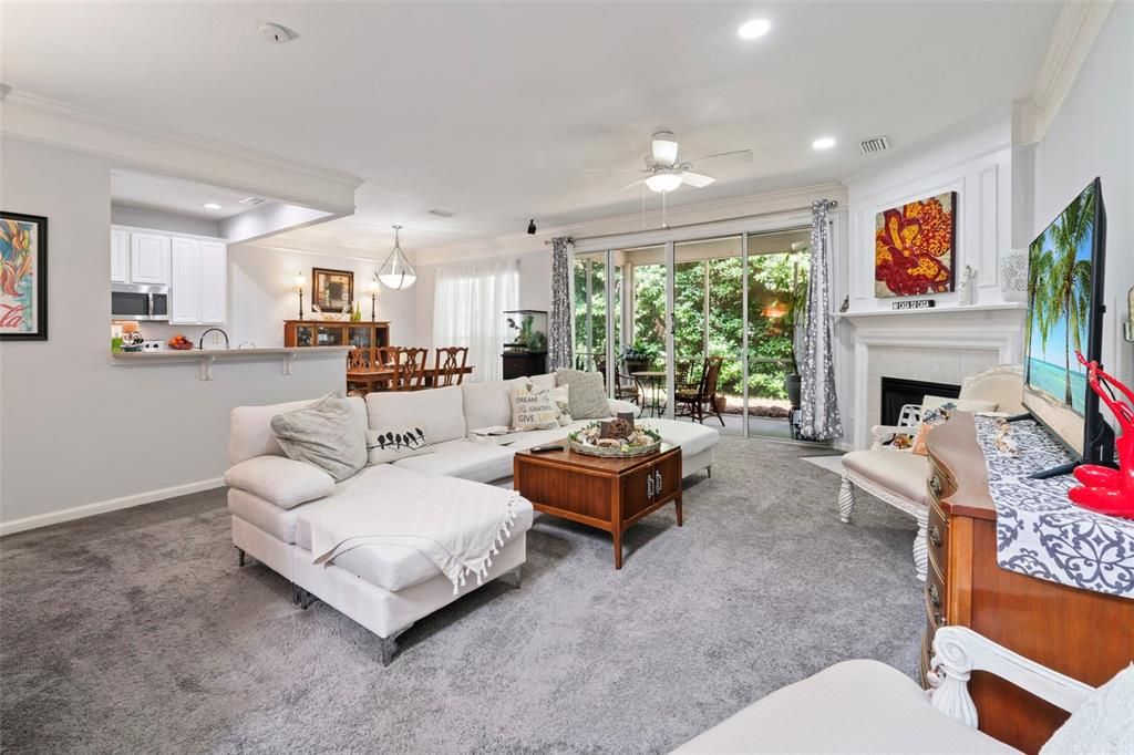 Recently Sold: $350,000 (3 beds, 2 baths, 1686 Square Feet)