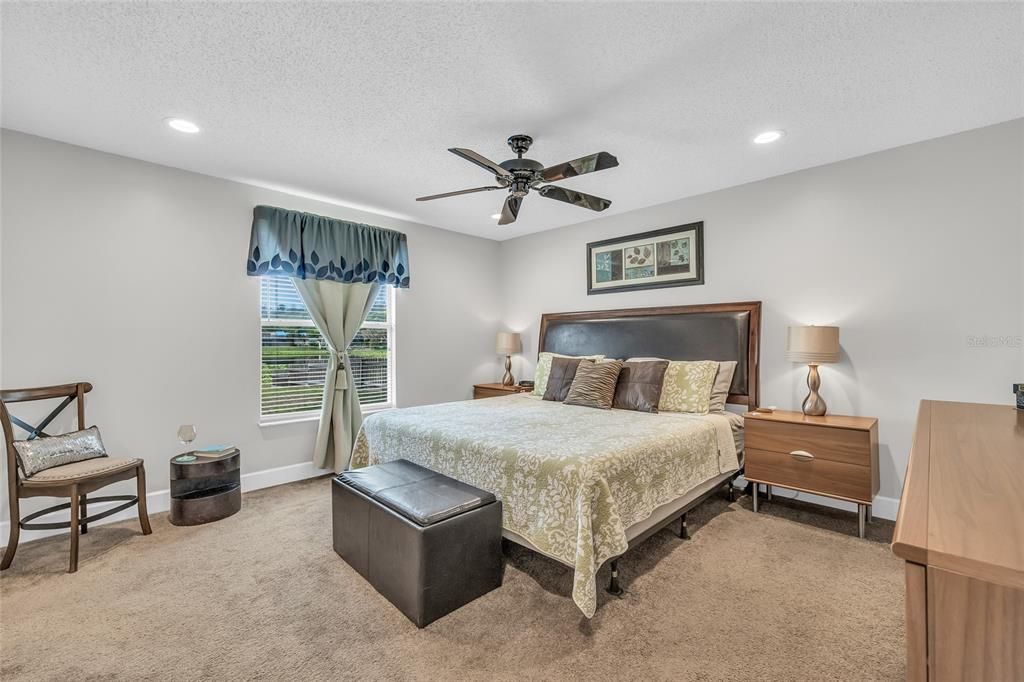 For Sale: $575,000 (4 beds, 3 baths, 1950 Square Feet)