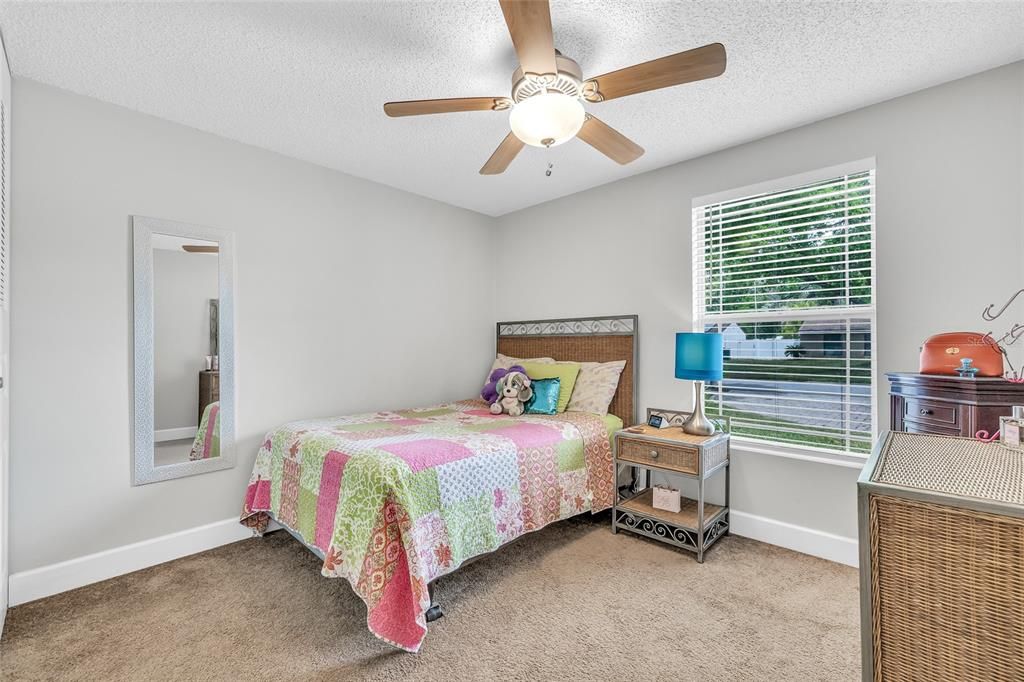 For Sale: $575,000 (4 beds, 3 baths, 1950 Square Feet)