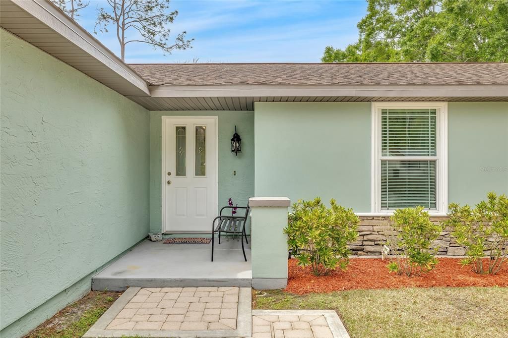 For Sale: $575,000 (4 beds, 3 baths, 1950 Square Feet)