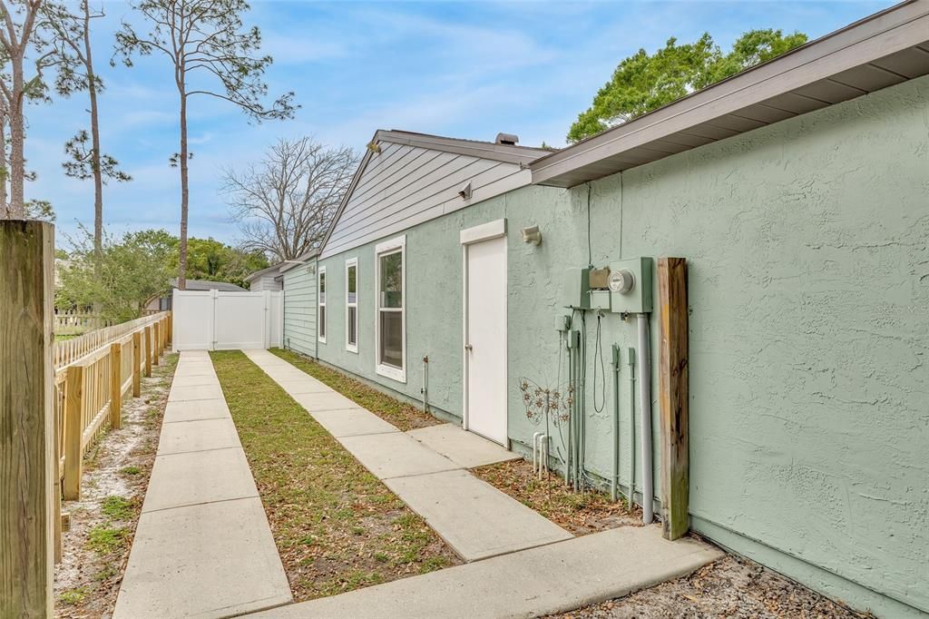 For Sale: $575,000 (4 beds, 3 baths, 1950 Square Feet)