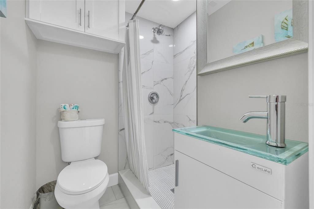 For Sale: $575,000 (4 beds, 3 baths, 1950 Square Feet)