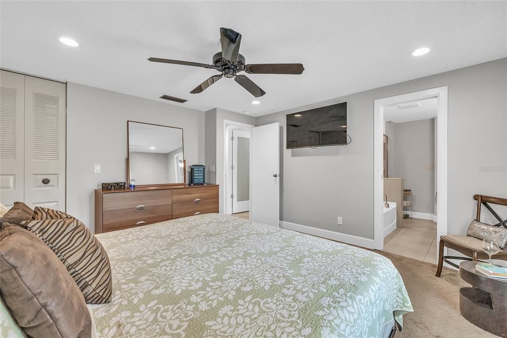 For Sale: $575,000 (4 beds, 3 baths, 1950 Square Feet)