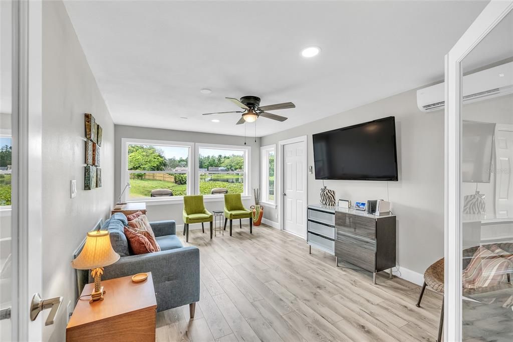 For Sale: $575,000 (4 beds, 3 baths, 1950 Square Feet)